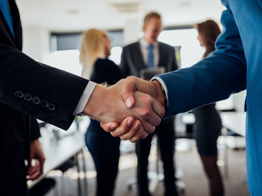 A discreet partnership between professionals